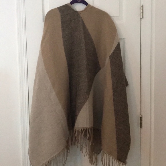 Poncho - Picture 2 of 2